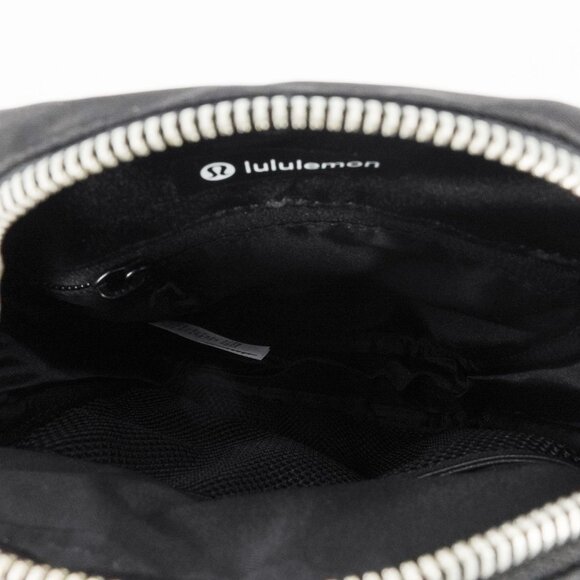 Lululemon Wunderlust Crossbody Bag 2L Black OS - Picture 10 of 16
